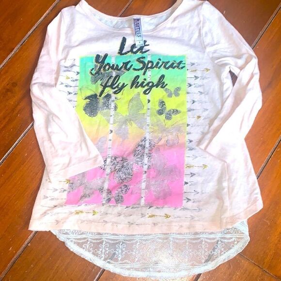 Girls top size medium  - Picture 1 of 6